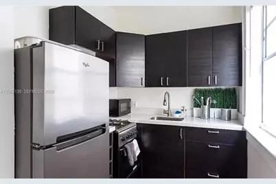 1611 Michigan Ave #5, Miami Beach, FL 33139 - Photo 4