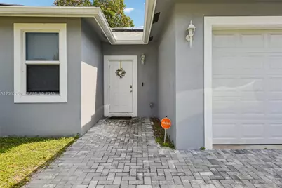 1686 NE 30th St, Pompano Beach, FL 33064 - Photo 2