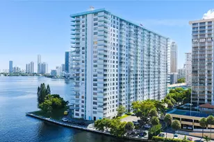 301 174th St, Sunny Isles Beach, FL 33160 - Photo 4