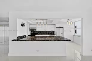 301 174th St, Sunny Isles Beach, FL 33160 - Photo 16