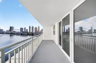 301 174th St, Sunny Isles Beach, FL 33160 - Photo 34