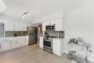 1424 NE 53rd Ct, Fort Lauderdale, FL 33334 - Photo 6