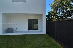 1121 NW 25th St, Miami, FL 33127 - Photo 20