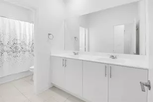 879 SE 26th Ter, Homestead, FL 33035 - Photo 12