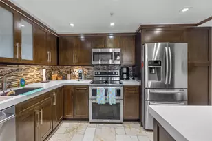 2625 Collins Ave, Miami Beach, FL 33140 - Photo 10