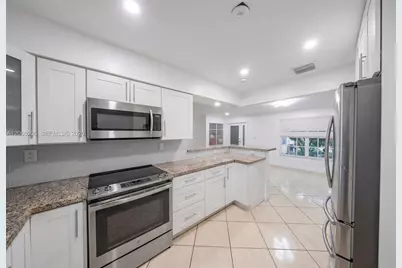 27925 SW 163rd Ave, Homestead, FL 33031 - Photo 2
