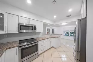 27925 SW 163rd Ave, Homestead, FL 33031 - Photo 2