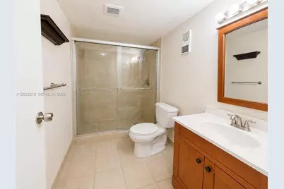 250 Jacaranda Dr #805, Plantation, FL 33324 - Photo 16