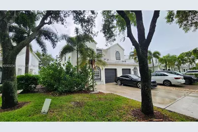 10702 Pelican Dr, Wellington, FL 33414 - Photo 2
