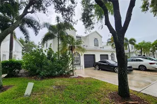 10702 Pelican Dr, Wellington, FL 33414 - Photo 2