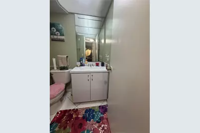 9001 Sunrise Lakes Blvd #201, Sunrise, FL 33322 - Photo 10