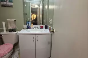 9001 Sunrise Lakes Blvd, Sunrise, FL 33322 - Photo 10