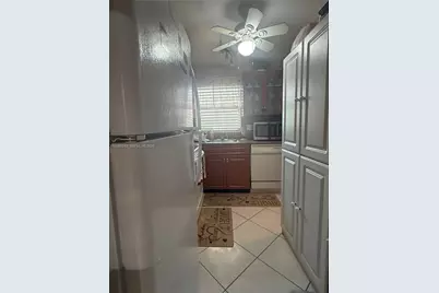 9001 Sunrise Lakes Blvd #201, Sunrise, FL 33322 - Photo 6