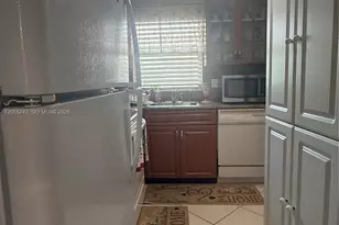 9001 Sunrise Lakes Blvd, Sunrise, FL 33322 - Photo 6