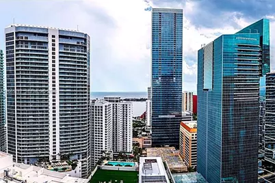 1200 Brickell Bay Dr #3821, Miami, FL 33131 - Photo 2