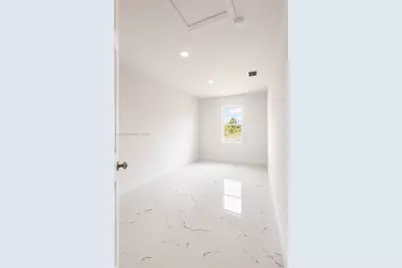 3052 S Beechwood Cir, Labelle, FL 33935 - Photo 4