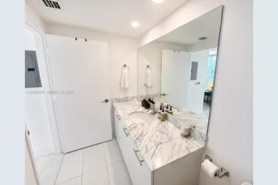 950 Brickell Bay Dr #3904, Miami, FL 33131 - Photo 20