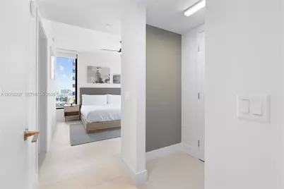 159 NE 6th St #2415, Miami, FL 33132 - Photo 12