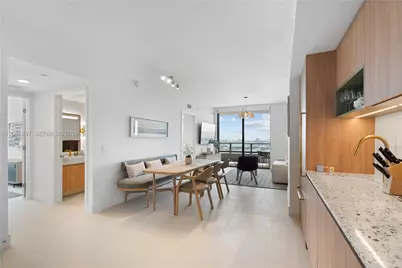 159 NE 6th St #2415, Miami, FL 33132 - Photo 10