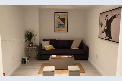45 SW 9th St #1005, Miami, FL 33130 - Photo 2