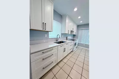 5101 SW 127th Pl, Miami, FL 33175 - Photo 10