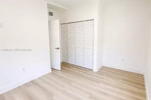 470 NE 130th St, North Miami, FL 33161 - Photo 8