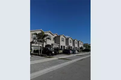 1211 SE 27th Ter, Homestead, FL 33035 - Photo 2