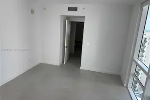 218 SE 14th St, Miami, FL 33131 - Photo 6