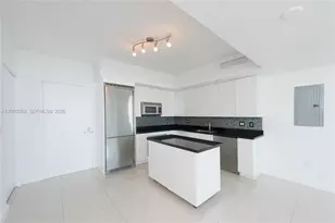 92 SW 3rd St, Miami, FL 33130 - Photo 8