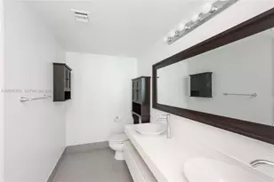 92 SW 3rd St, Miami, FL 33130 - Photo 12