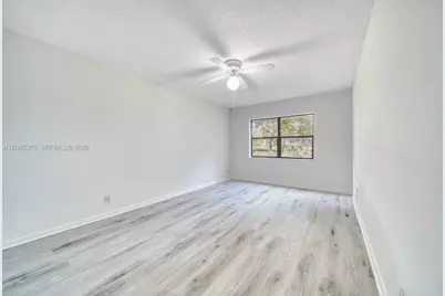 8290 Lake Dr #236, Doral, FL 33166 - Photo 10