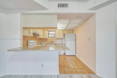 8290 Lake Dr #236, Doral, FL 33166 - Photo 4