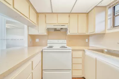 8290 Lake Dr #236, Doral, FL 33166 - Photo 6