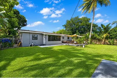 300 NW 28th St, Wilton Manors, FL 33311 - Photo 6