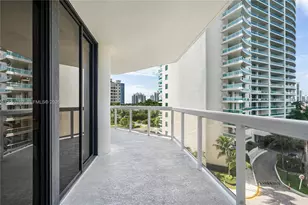 20185 E Country Club Dr, Aventura, FL 33180 - Photo 26