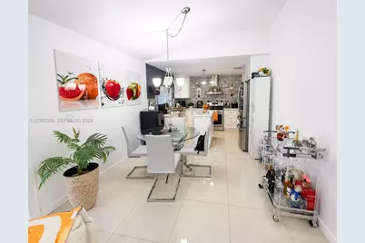 19631 NW 57th Pl, Hialeah, FL 33015 - Photo 2