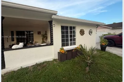 19631 NW 57th Pl, Hialeah, FL 33015 - Photo 24