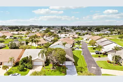 5275 Tiffany Anne Cir, West Palm Beach, FL 33417 - Photo 4