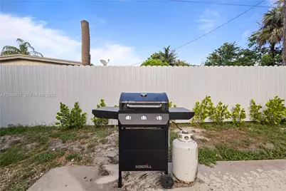 1042 NW 13th St, Fort Lauderdale, FL 33311 - Photo 42
