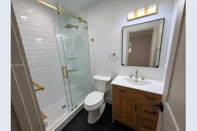 110 NE 17th Ct, Pompano Beach, FL 33060 - Photo 22