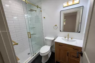 110 NE 17th Ct, Pompano Beach, FL 33060 - Photo 22