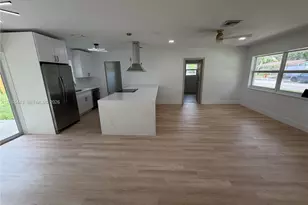 110 NE 17th Ct, Pompano Beach, FL 33060 - Photo 8