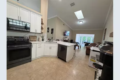 [Address not provided], Miami Lakes, FL 33018 - Photo 12