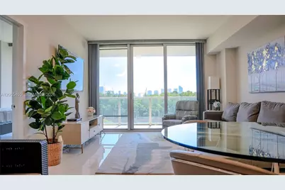 16385 Biscayne Blvd #, North Miami Beach, FL 33160 - Photo 2