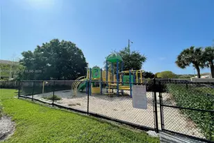 5025 Wiles Rd, Coconut Creek, FL 33073 - Photo 22