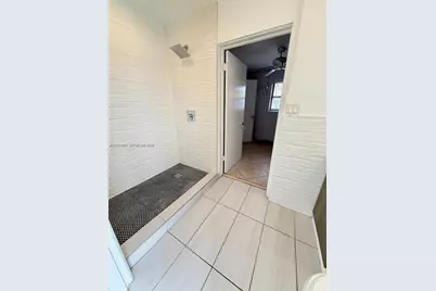 2240 N 57th Way #0, Hollywood, FL 33021 - Photo 14