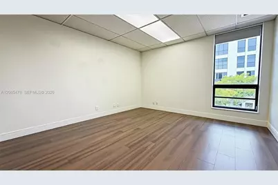 2500 Hollywood Blvd #302, Hollywood, FL 33020 - Photo 2