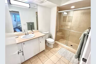 20000 E Country Club Dr #612, Aventura, FL 33180 - Photo 22