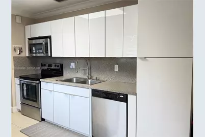17040 NW 82nd Ave #17040, Hialeah, FL 33015 - Photo 4