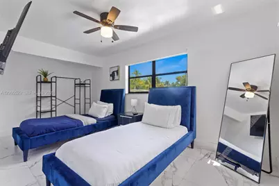 11420 NE 4th Ave, Miami, FL 33161 - Photo 18